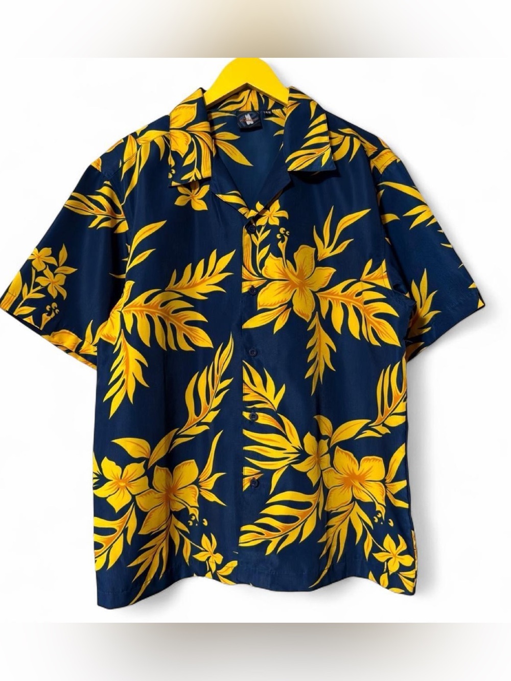 R2 Yellow and blue Hawaiian shirt with a tropical vibe. Size M Y2K